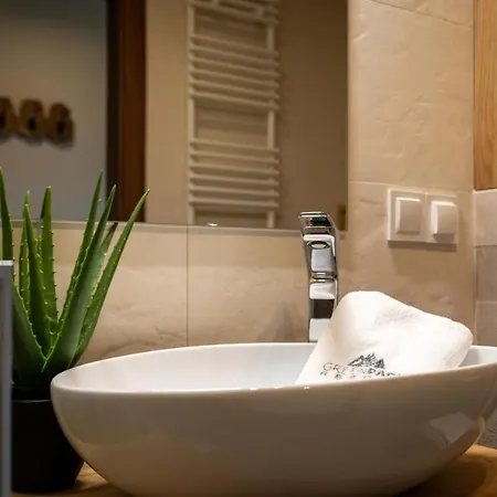 C3 Z Basenem, Sauna, Jacuzzi - 5d