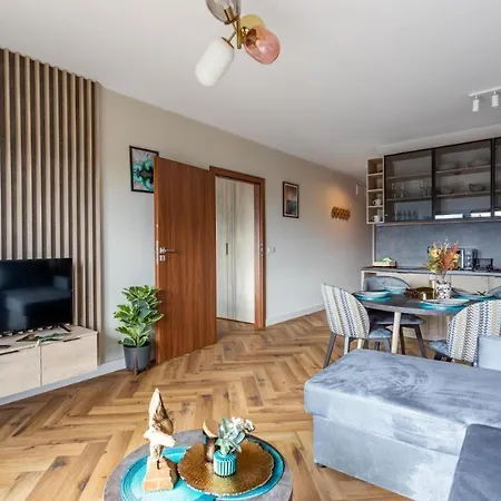 C3 Z Basenem, Sauna, Jacuzzi - 5d *